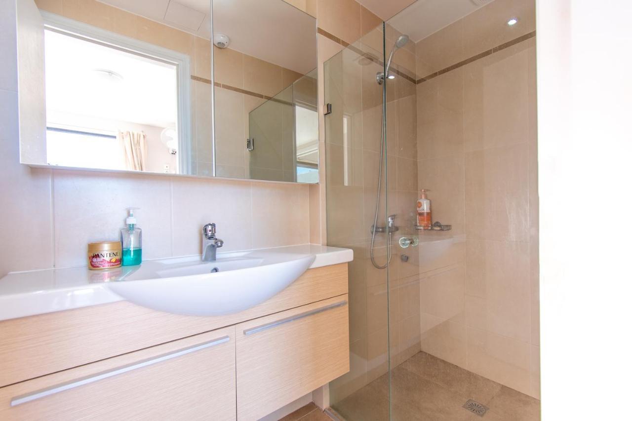 Lavish & Spacious Apt With Stunning Seaview, 10 Min Ath Airport Artemida  Dış mekan fotoğraf
